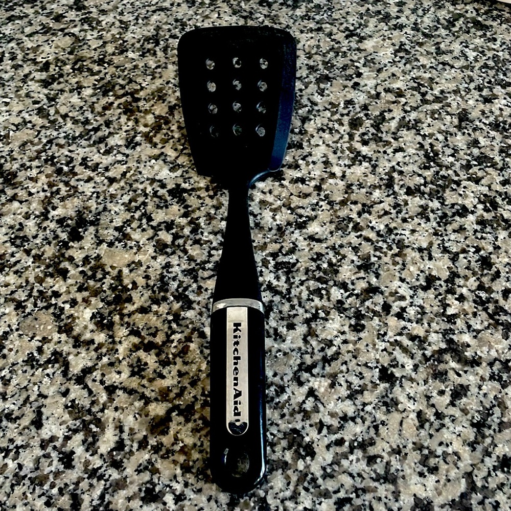 KitchenAid - Slotted Turner, Heat Resistant Spatula. New NWOT